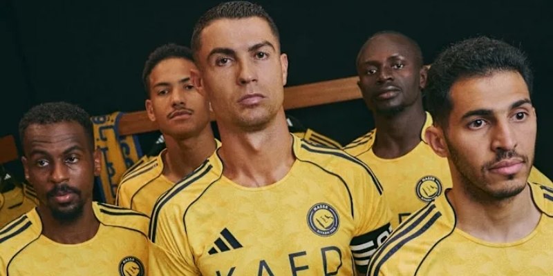 Điểm danh những cầu thủ nổi tiếng thế giới trong đội hình