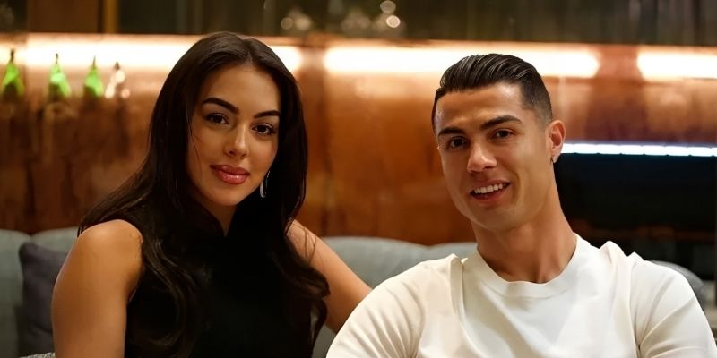 Chuyện tình cổ tích của huyền thoại bóng đá